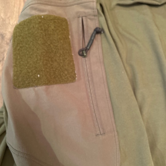 Arc'teryx LEAF Assault Forest Green Outerwear - Picture 4 of 9